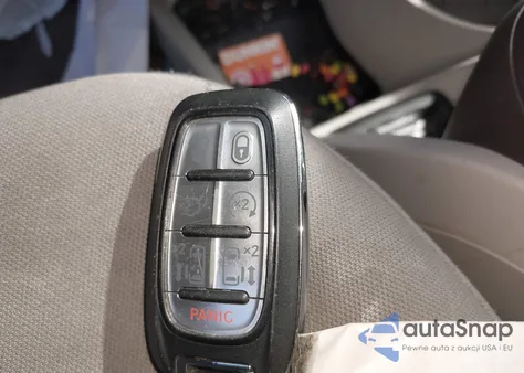 2020 Chrysler Pacifica Touring z USA, uszkodzony, nr VIN 2C4RC1FGXLR185354